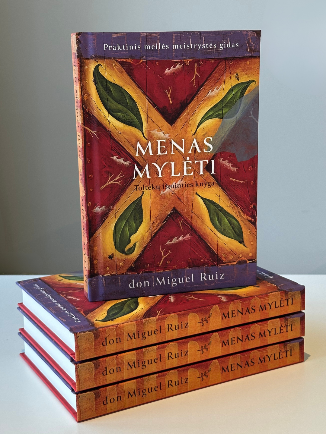 Knyga „MENAS MYLĖTI. Toltekų meilės meistrystės knyga“